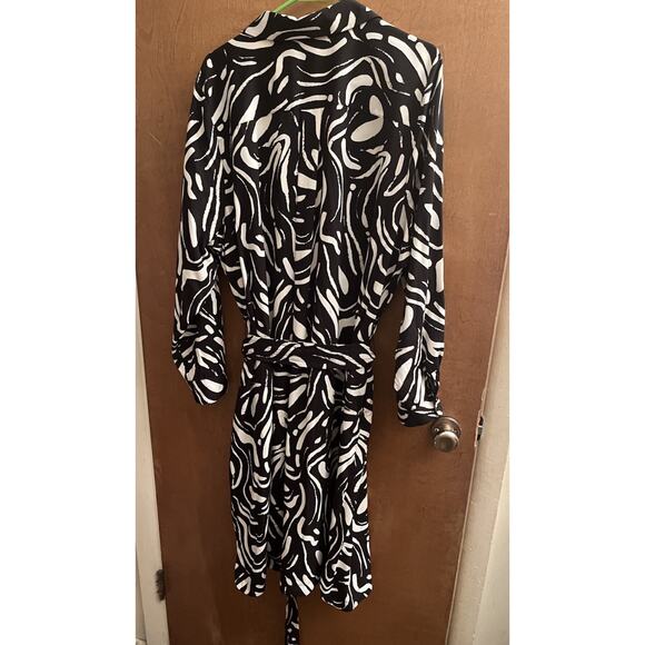 Nine West Belted Shirt Dress Long Roll Tab Sleeves Black & White Print Size 2X - Picture 2 of 5